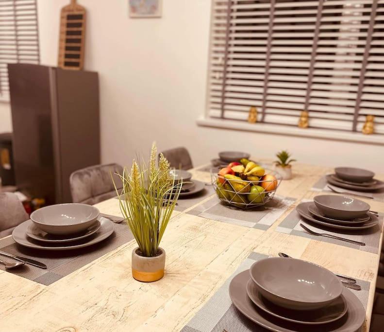 Luxury Suite 3 Bed Apartment Sleeps 6-8 بلاكبول المظهر الخارجي الصورة